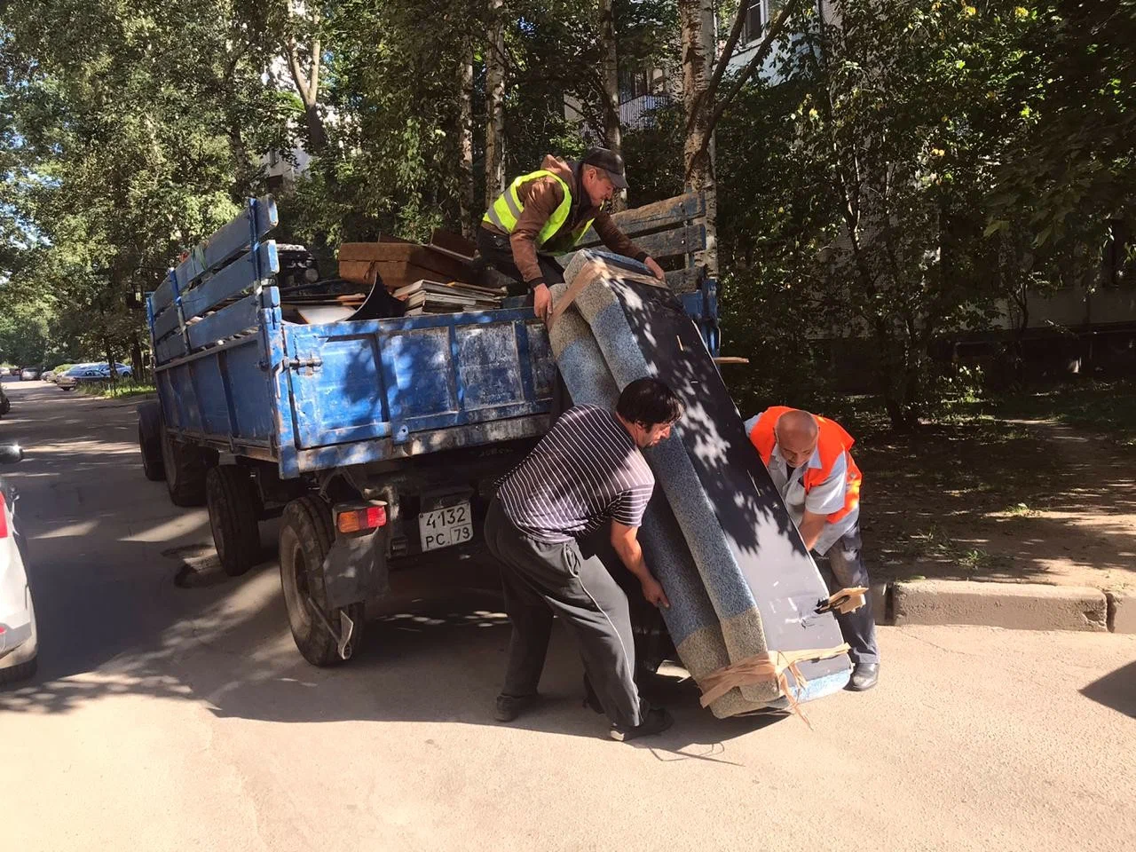 Профессиональный вывоз крупногабаритного мусора в Кузнецке в октябре