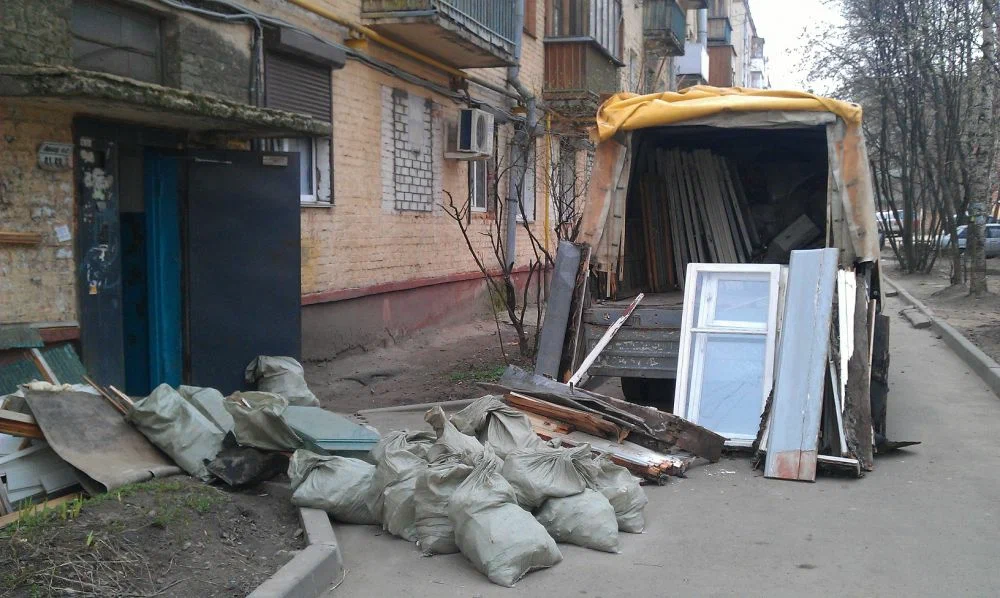 Вывоз мусора после ремонта в Кузнецке от ПроМусор — цены от 4691 руб., быстро и недорого