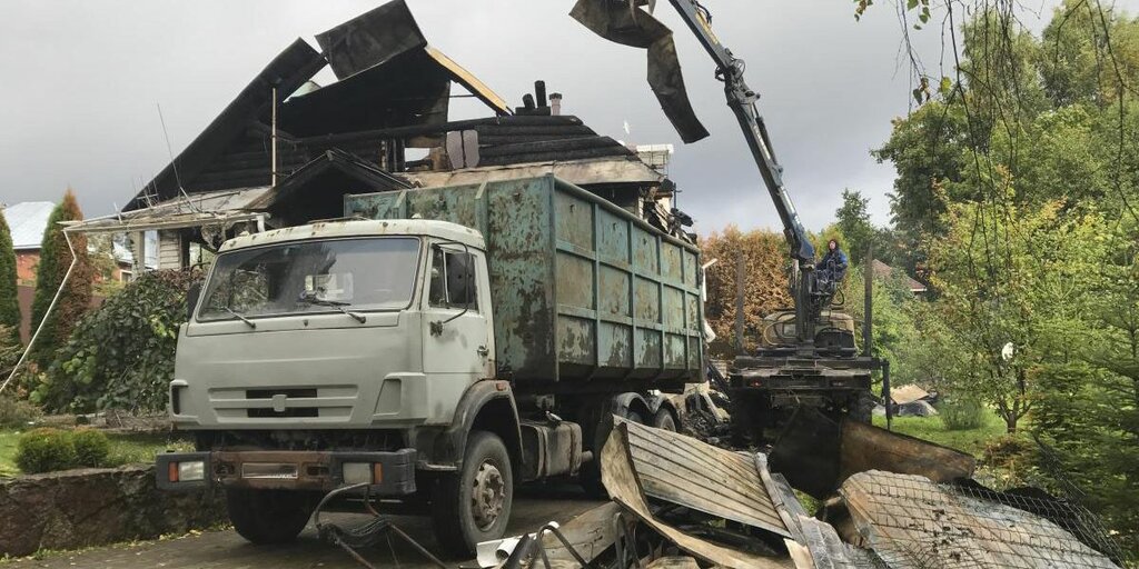 Вывоз мусора после пожара с утилизацией в Кузнецке в октябре