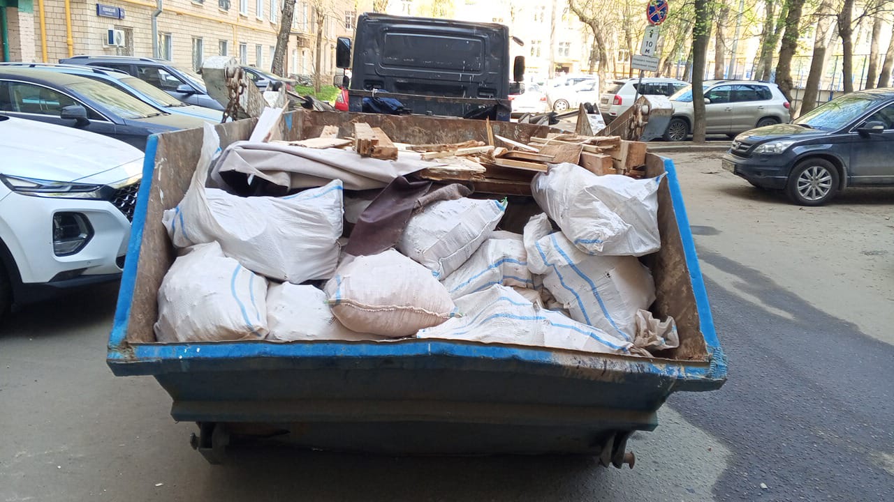 Вывоз мусора из магазина в Кузнецке в октябре