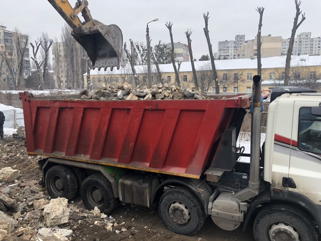 Вывоз мусора Камазом в Кузнецке в октябре