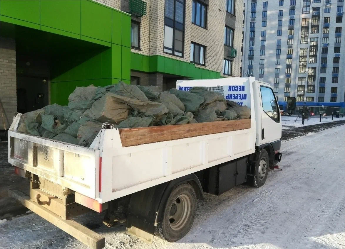 Вывоз мусора грузовым фургоном 3 тонны в Кузнецке — цена от 1407 руб., ПроМусор