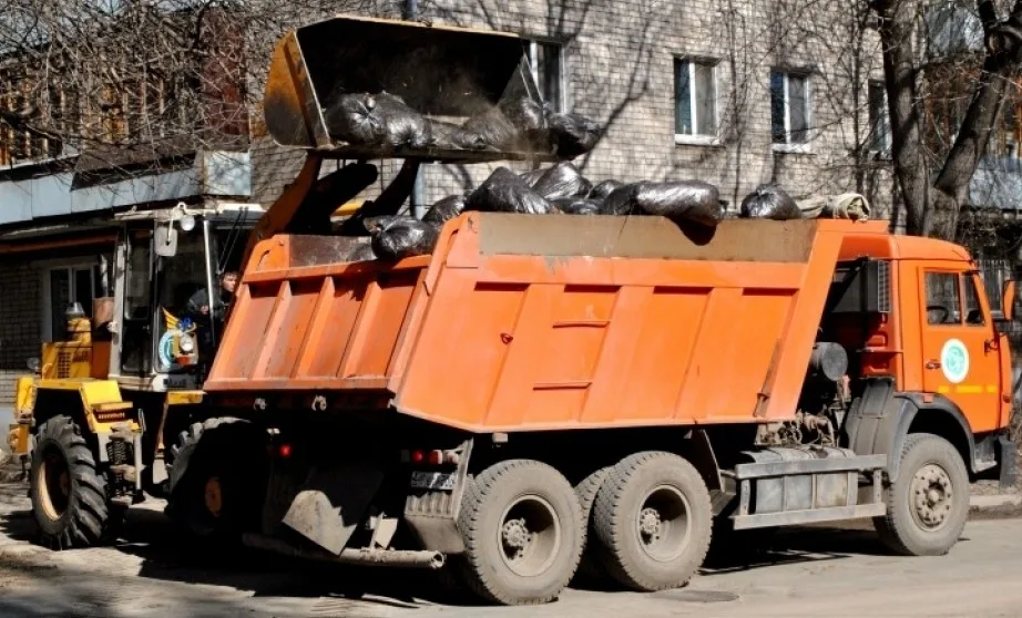 Вывоз мусора грузовым фургоном 5 тонн в Кузнецке – ПроМусор, аренда, цена от 1616 руб