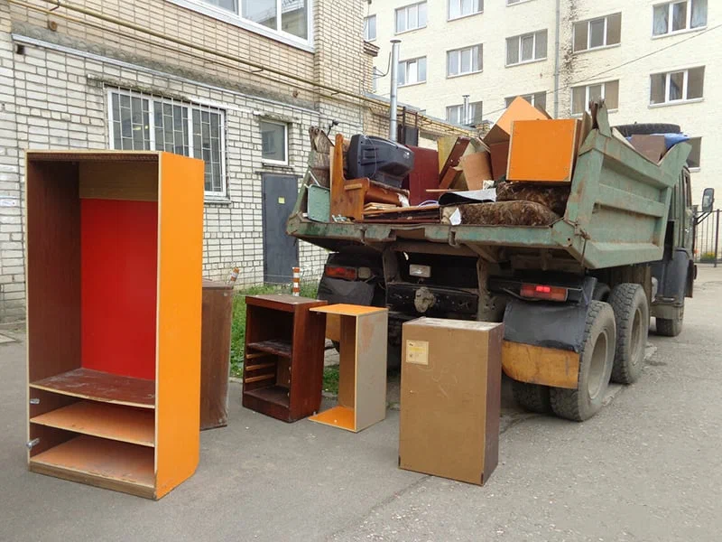 Вывоз шкафа в Кузнецке от ПроМусор — недорого, демонтаж, утилизация, вывоз из квартиры от 886 руб