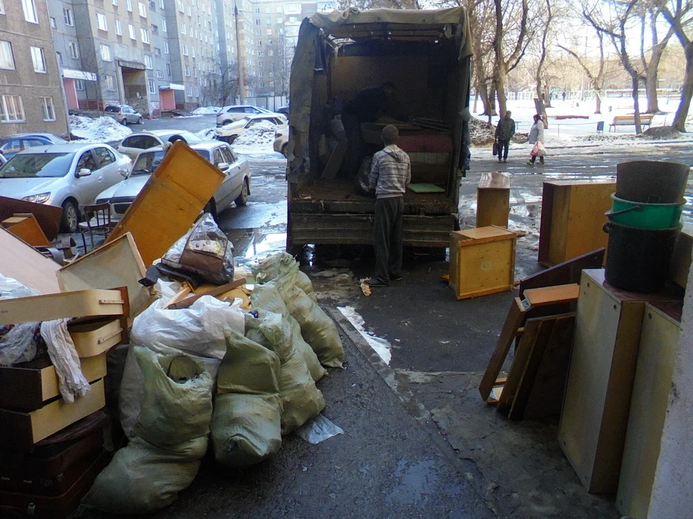 Вывоз мусора из подвала с утилизацией в Кузнецке в октябре