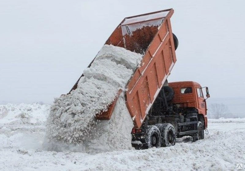 Вывоз снега самосвалами в Кузнецке от ПроМусор - КАМАЗ, ЗИЛ, цена от 3127 руб