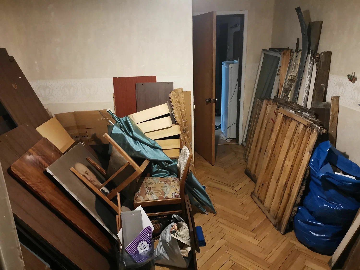 Демонтаж мебели с вывозом и утилизацией в Кузнецке в октябре