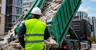 Вывоз строительного мусора в Кузнецке: услуги лицензированной компании — ПроМусор